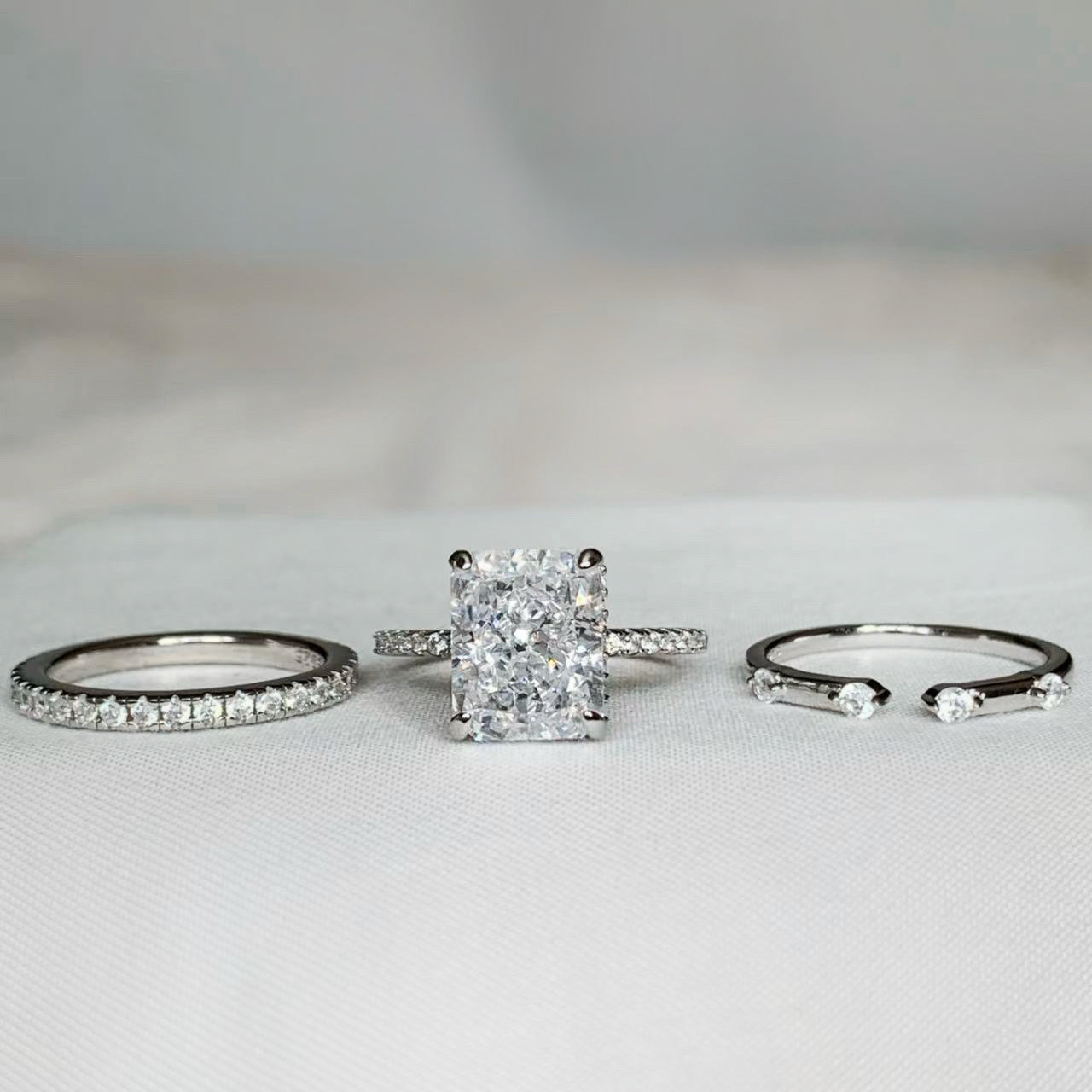 Grand Splendor 2.0 Carat Radiant Cut 3-Piece Wedding Set in Sterling Silver