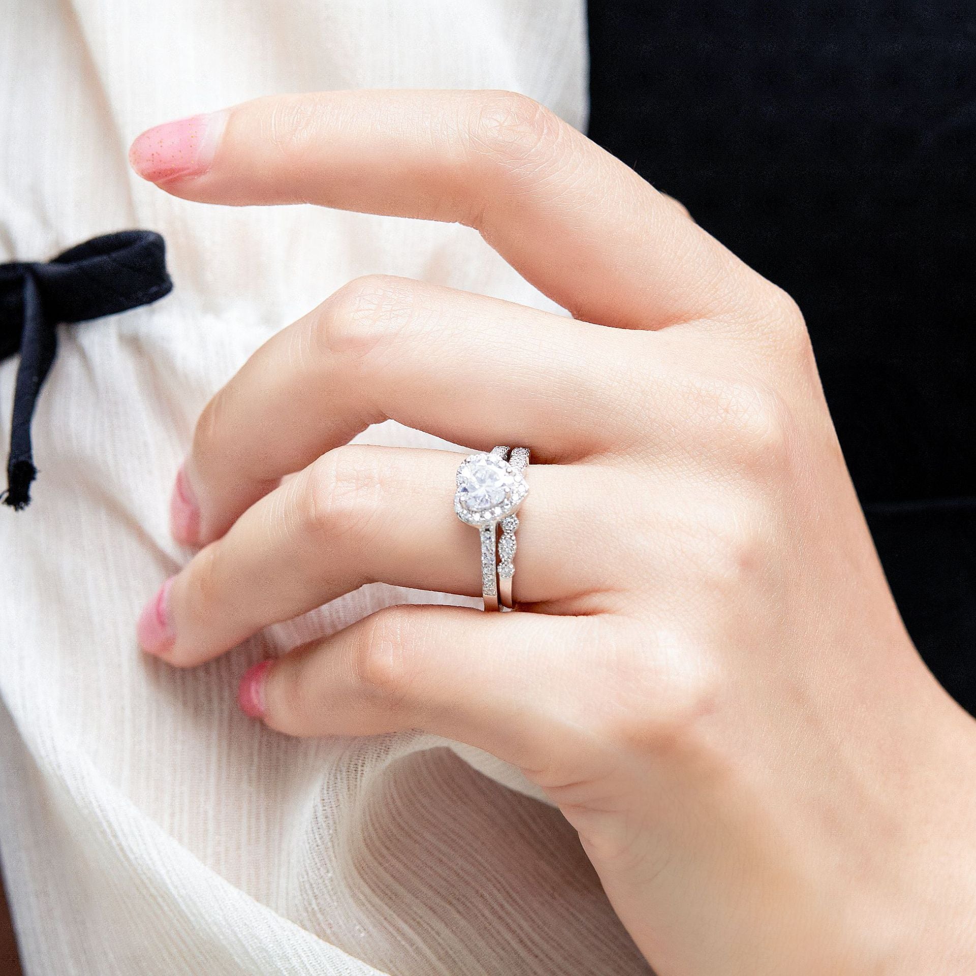 Romantic 1.5 Carat Heart cut 2pc Wedding Ring Set for Women in Sterling Silver