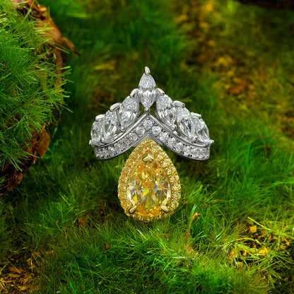 Regal 4.0ct Pear cut Engagement Ring for Women in Sterling Silver