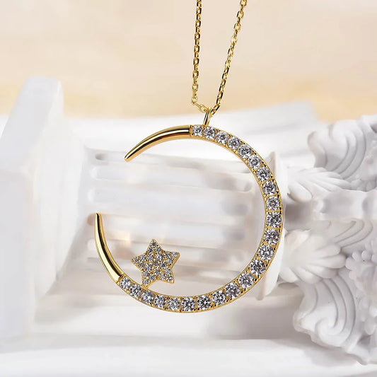 Minimalist Pendant Necklace In Yellow Gold