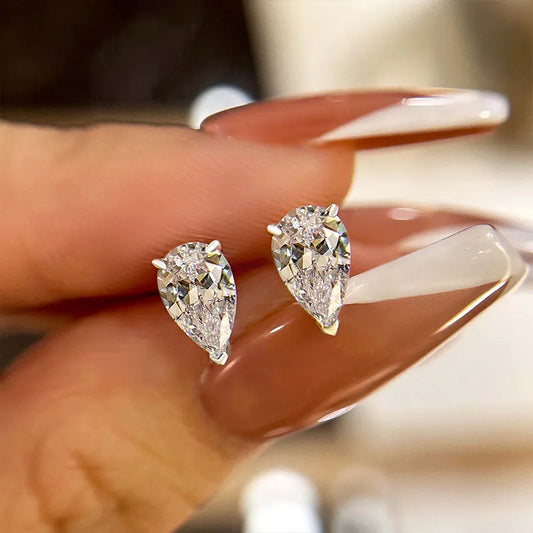 Refined Lustrous 1.0Ct Women's Stud Earrings