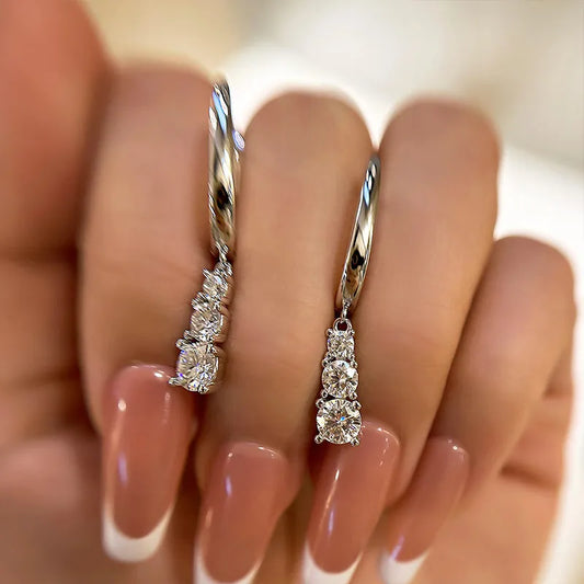 Elegant Minimal 0.8Ct Women's Stud Earrings