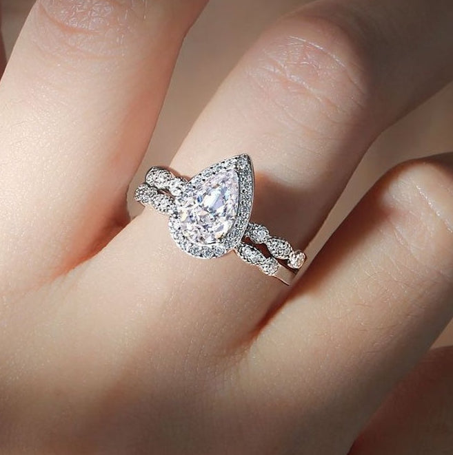 Romantic 1.5ct Pear cut 2pc Wedding Ring Set for Women in Sterling Silver