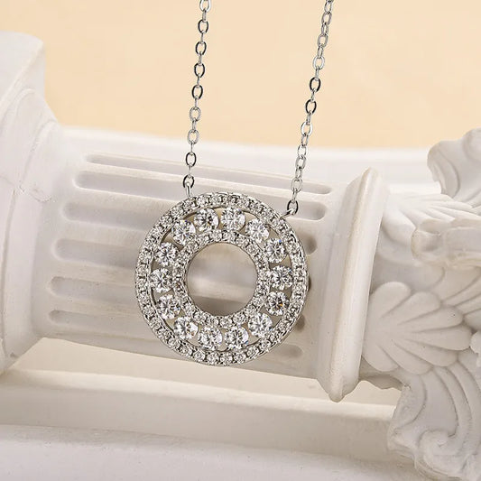 1.5ct Chic Round Cut Pendant Necklace In White Gold