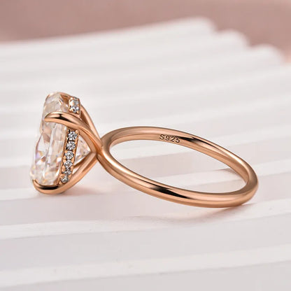 Dazzling Union 4.0ct Oval Cut Engagement Ring for Women in Sterling Silver