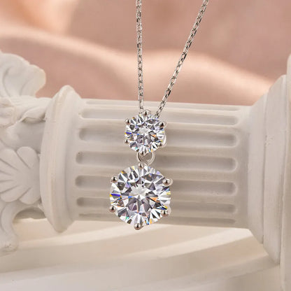 4.0ct Elegant Round Cut Pendant Necklace In White Gold