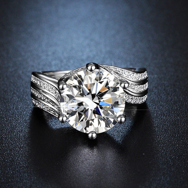 Regal 5.0ct Round cut Engagement Ring for Women in Sterling Silver
