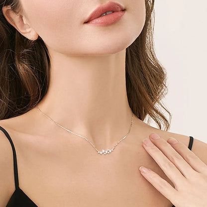 0.3ct Chic Round Cut Pendant Necklace In White Gold