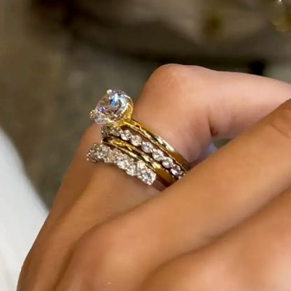 Majestic Bloom 2.0 Carat Round Cut Wedding Set in Sterling Silver