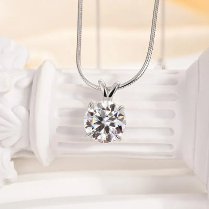 3.0 Ct Delicate Round Cut Pendant Necklace In White Gold