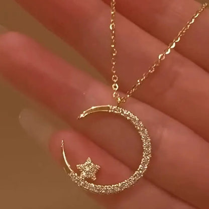 Minimalist Pendant Necklace In Yellow Gold