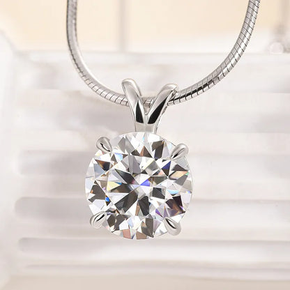 3.0 Ct Delicate Round Cut Pendant Necklace In White Gold