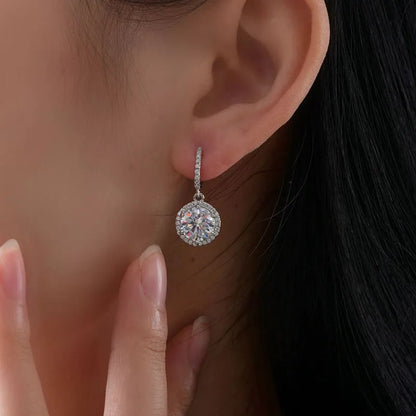 Stunning Lustrous 1.0Ct Women's Stud Earrings