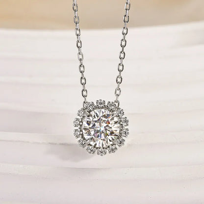1.0ct Modern Round Cut Pendant Necklace In White Gold