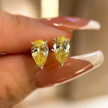 Refined Lustrous 1.0Ct Women's Stud Earrings