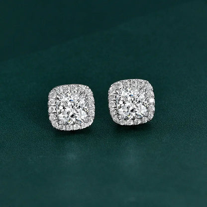 Stunning Lustrous 2.0Ct Women's Stud Earrings