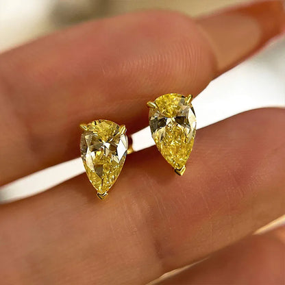 Refined Lustrous 1.0Ct Women's Stud Earrings