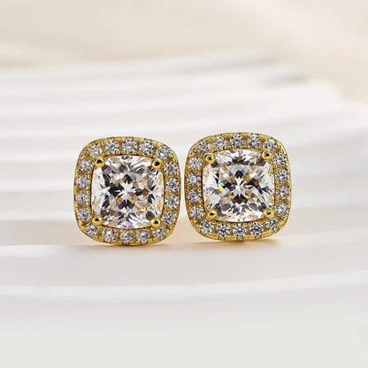 Stunning Lustrous 2.0Ct Women's Stud Earrings