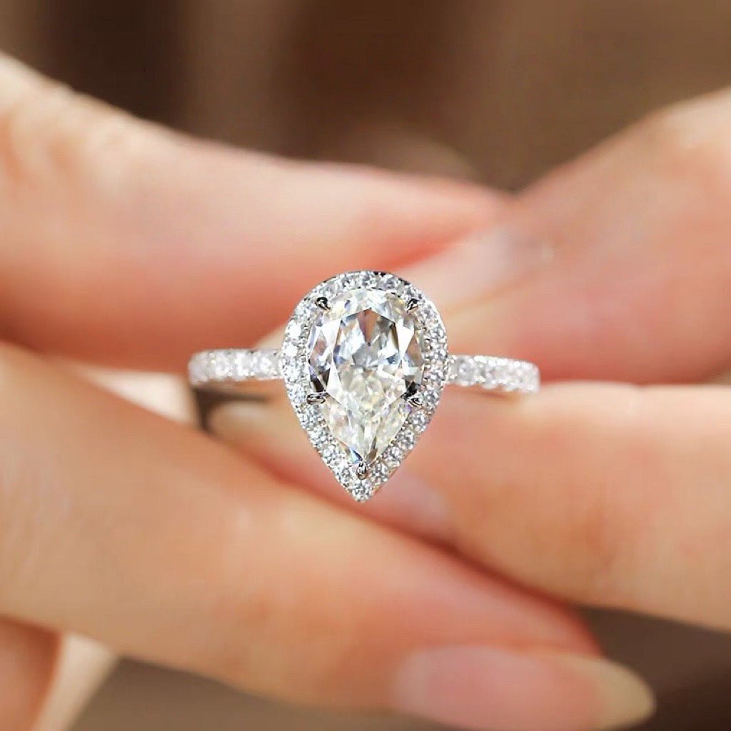 Glamorous Pear 3CT Moissanite Solitaire Ring in Sterling Silver 925