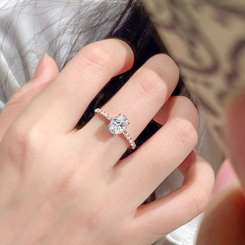 Graceful Oval 4CT Moissanite Solitaire Ring in Sterling Silver 925