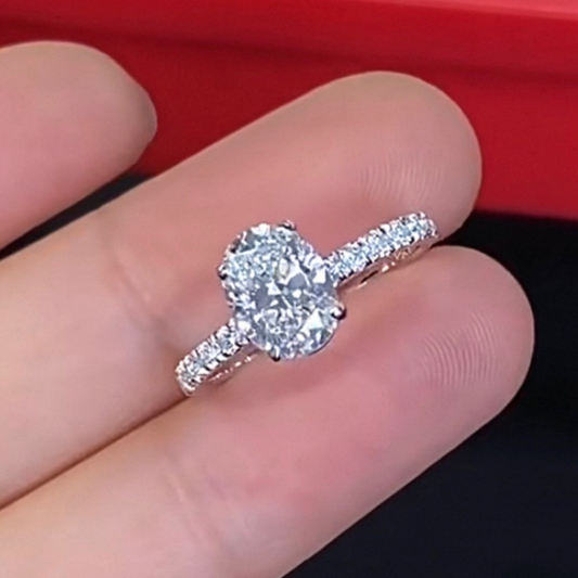 Graceful Oval 4CT Moissanite Solitaire Ring in Sterling Silver 925