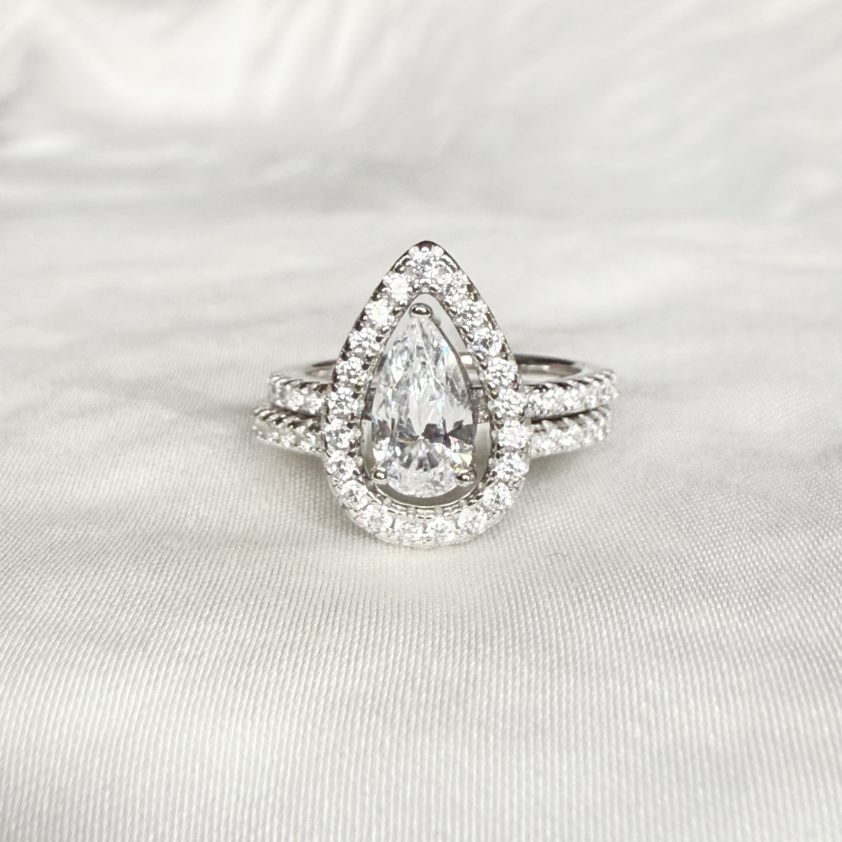 Petal Drop 1.5 Carat Pear Cut 2-Piece Wedding Set in Sterling Silver
